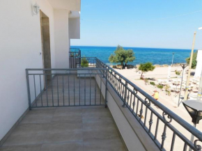 Bilocale con balcone sul mare 107 Torre San Giovanni
